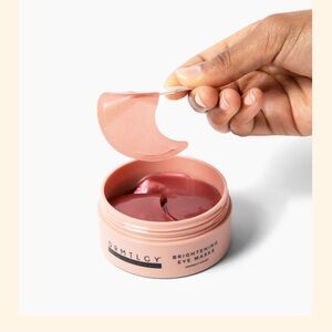 DRMTLGY brightening eye masks